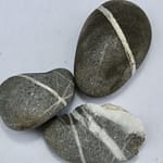 Ich frage die Steine Du bist die Heilige und die Hure, Göttin und Biest. Und alles dazwischen bist du auch. Ich warte auf unsere Zeit und Deine Liebe.