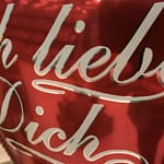 Vogelscheuche der Liebe Wenn alles an Dir den anderen will, nur Dein Herz will es nicht; dann machst Du den anderen zur Vogelscheuche der Liebe. Und bleibst allein.