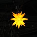 No-Haiku: Wenn es dunkel wird, die Nacht sich aufs Land senkt, uns mulmig in der Dunkelheit wird, hilft eines am besten: die Liebe.