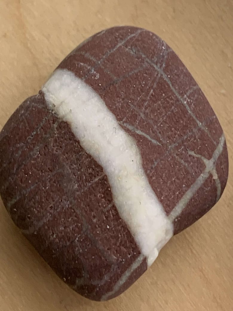 Steine Steine ruhen, sie haben ein freundliches Antlitz und sie sind uns Beispiel; denn sie warten reglos auf ihre Zeit. So sollst auch du warten.