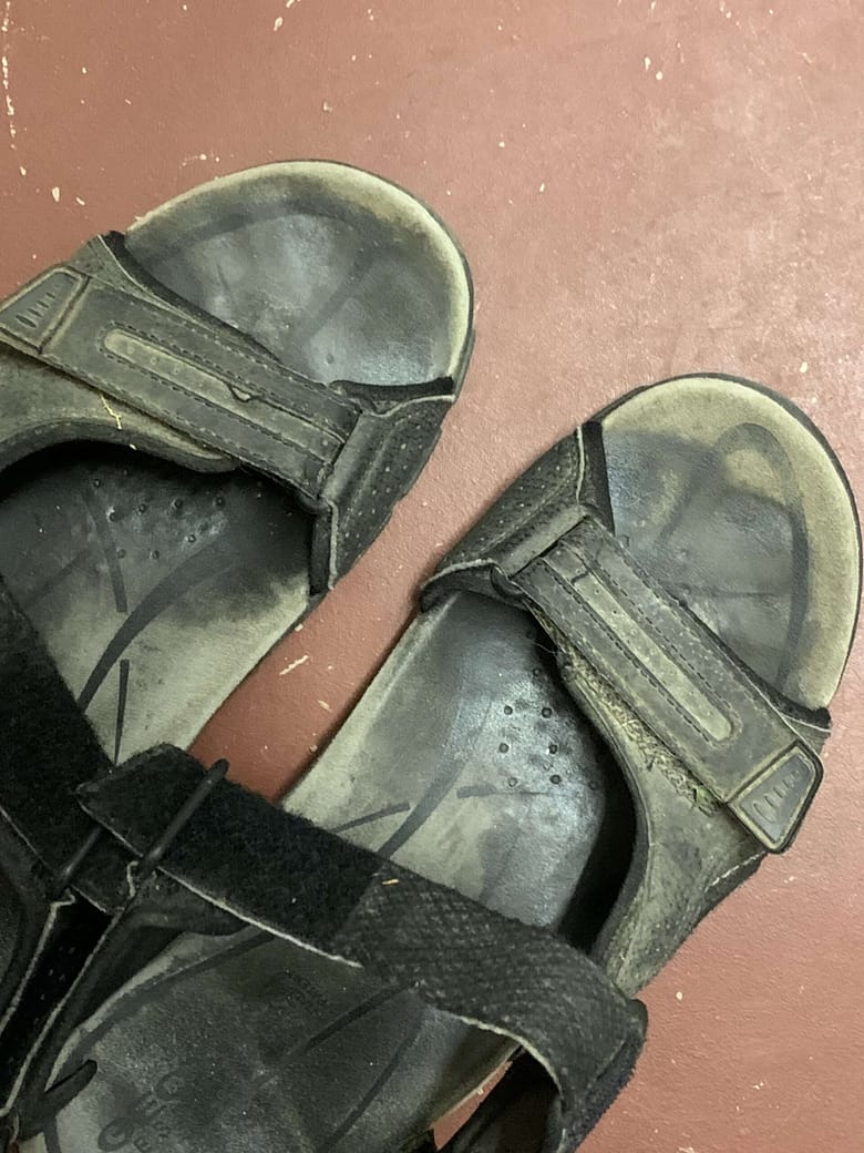 Pubertät 2.0 Klamotten, Sandalen und die Pubertät 2.0: Osswalds Kosmos