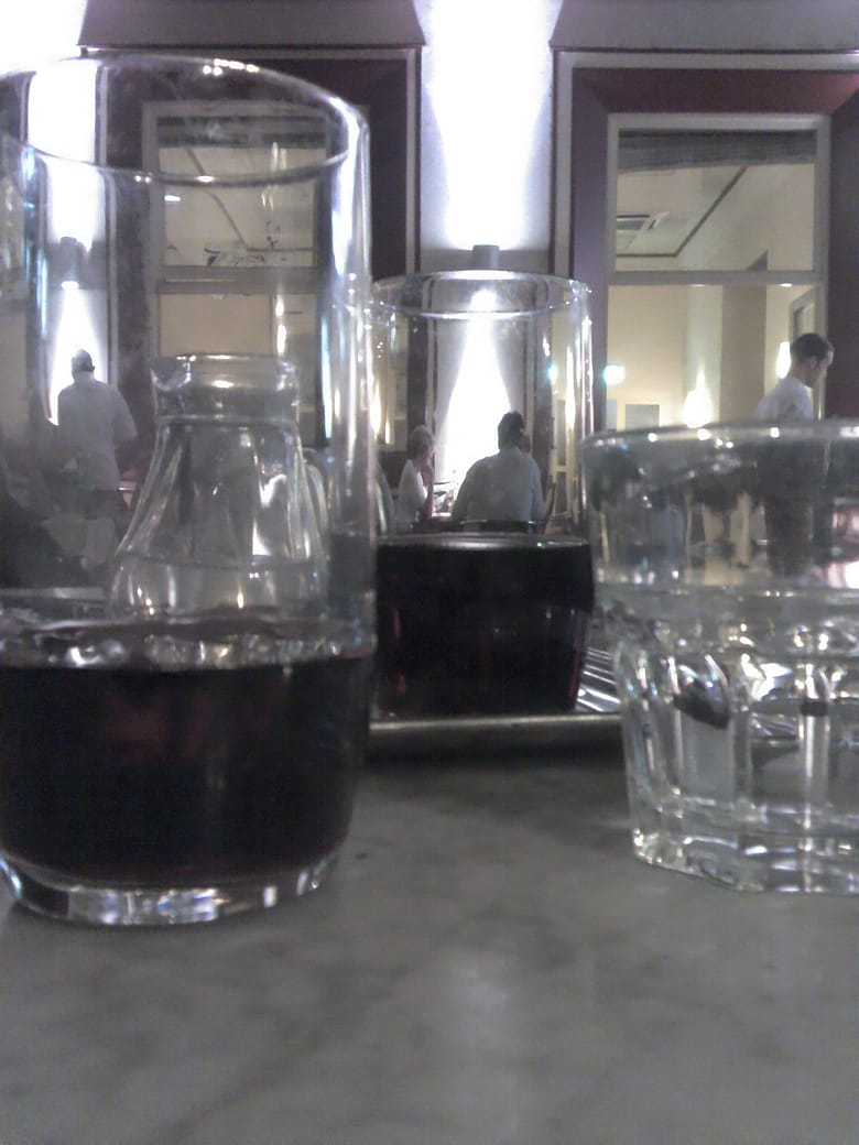 Gedicht: Der Sommer schmeckt nach Schnee, der Schnee schmeckt nach Tod. Was lernen wir daraus? Genieße den Augenblick, er kommt nicht zurück.