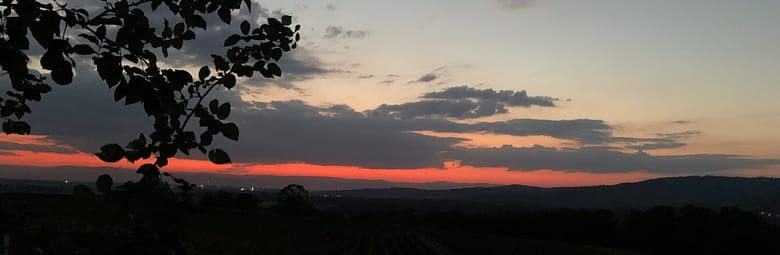 No-Haiku: Abendglück Gedicht: Können wir das Glück festhalten? Wo wir es doch oft gar nicht erkennen? Vielleicht gelingt es uns nicht, aber wir sollten es wenigstens versuchen.