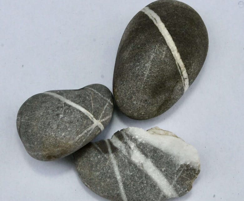 Du bist die Heilige und die Hure, Göttin und Biest. Und alles dazwischen bist du auch. Ich warte auf unsere Zeit und Deine Liebe.